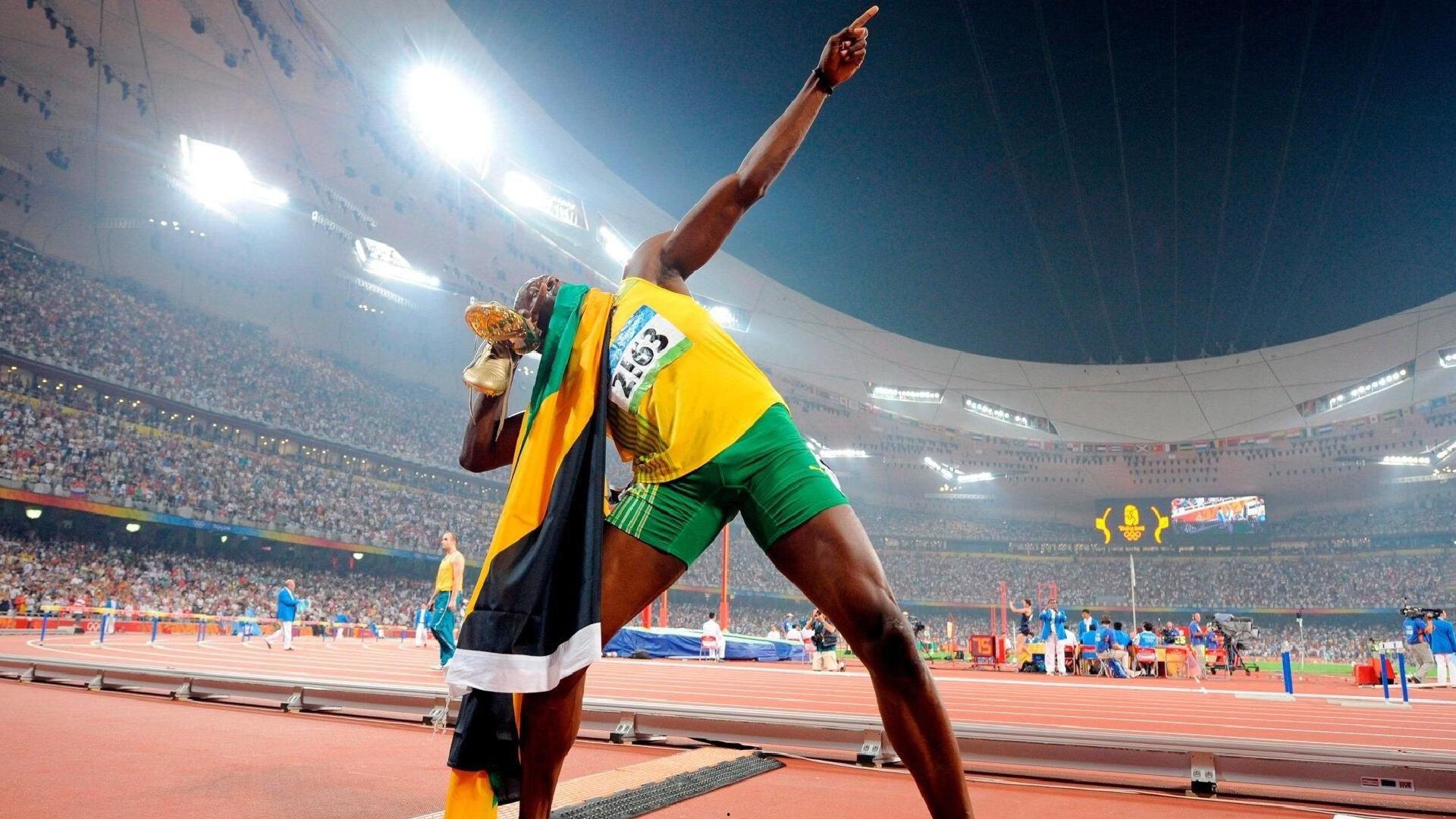 西甲焦点战前瞻，奥萨苏纳主场迎战皇家社会，战术博弈与比分预测