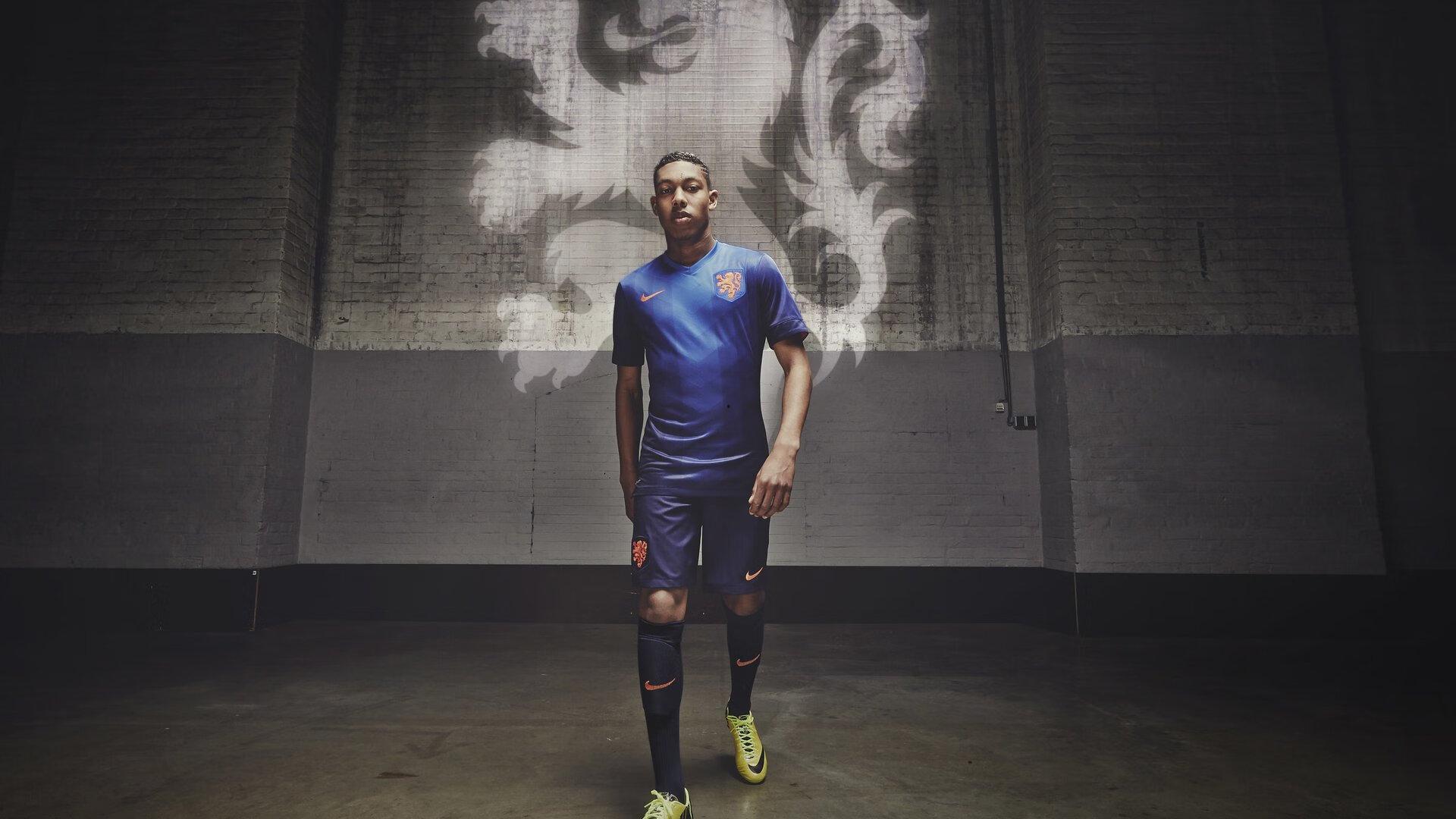 德媒曝金玟哉知悉切尔西追逐，拜仁坚持5000万欧元标价，夏窗防线博弈升级